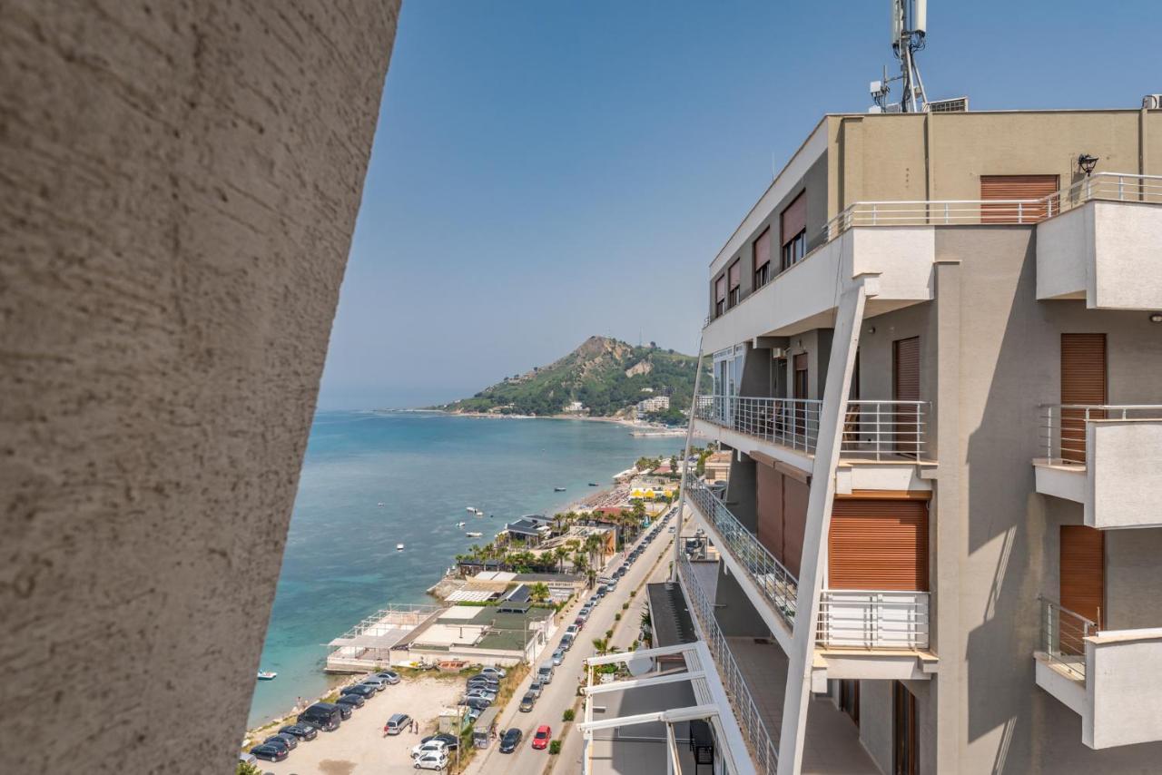 Spectacular Seaview Penthouse Apartment Драч Екстериор снимка