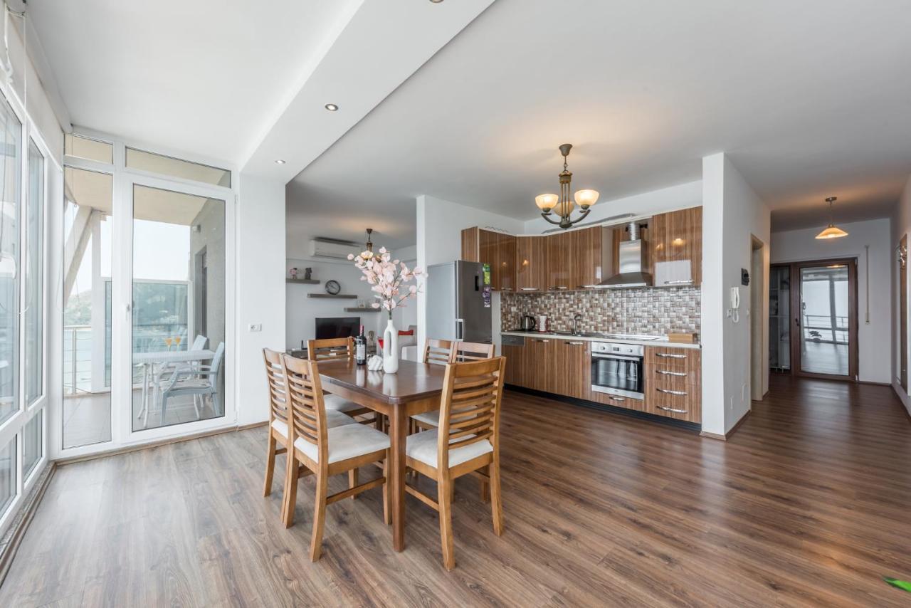 Spectacular Seaview Penthouse Apartment Драч Екстериор снимка